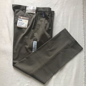NYOP! NWT! Haggar Classic Fit No Iron dress slacks